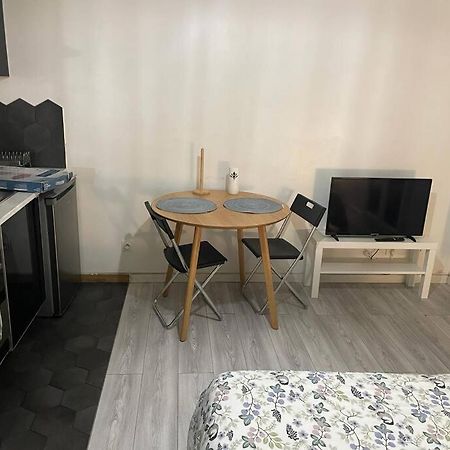 Studio One Proche Ligne 14 Kremlin Bicetre Arcueil Exterior photo